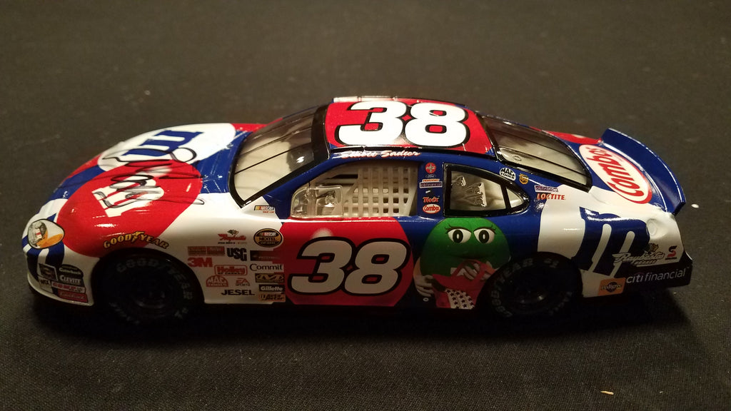 Autographed Elliott Sadler M & M's Ford Taurus 1:24 Diecast