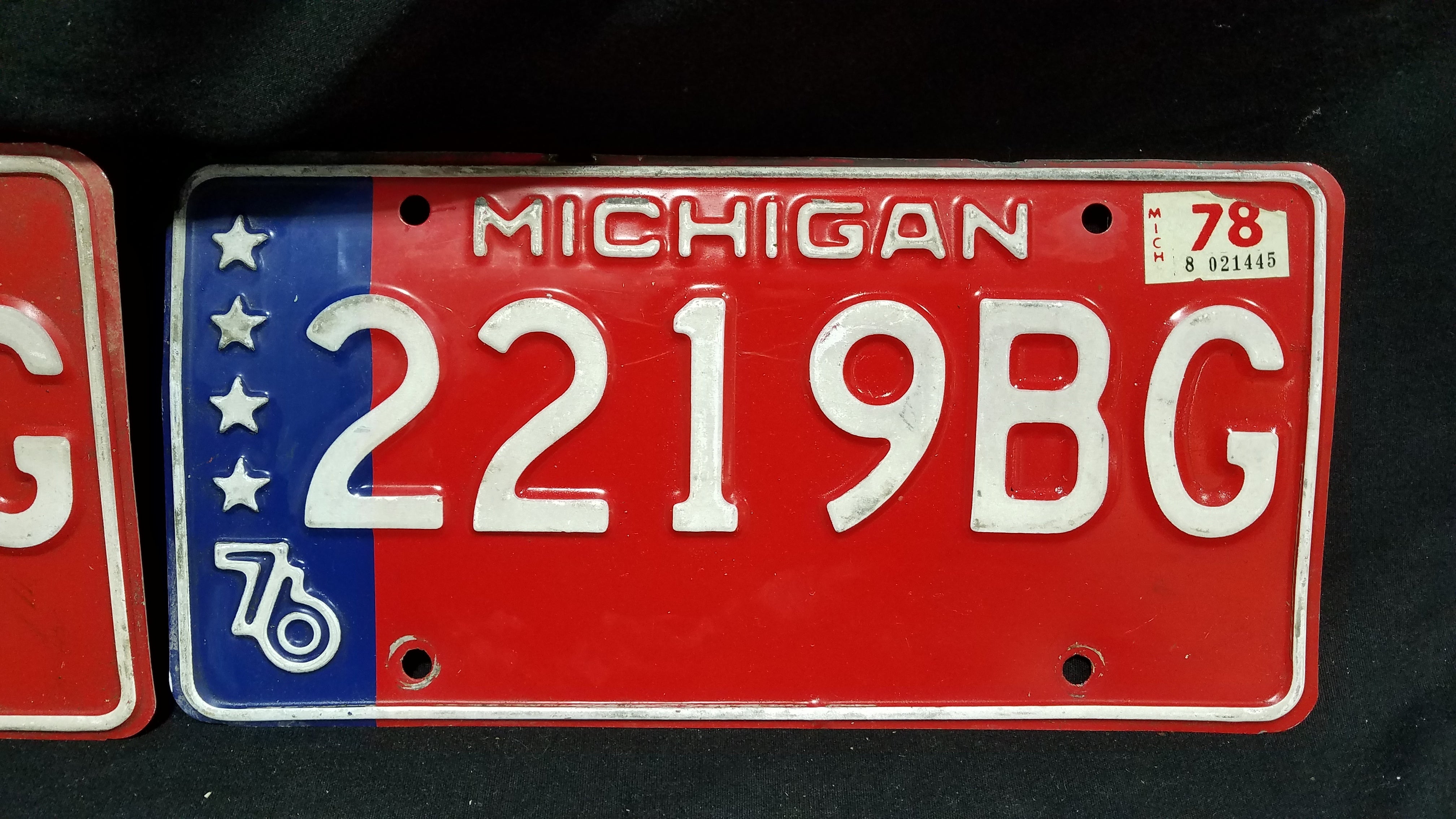 Michigan 1976 Bicentennial Matching Number 2 plates