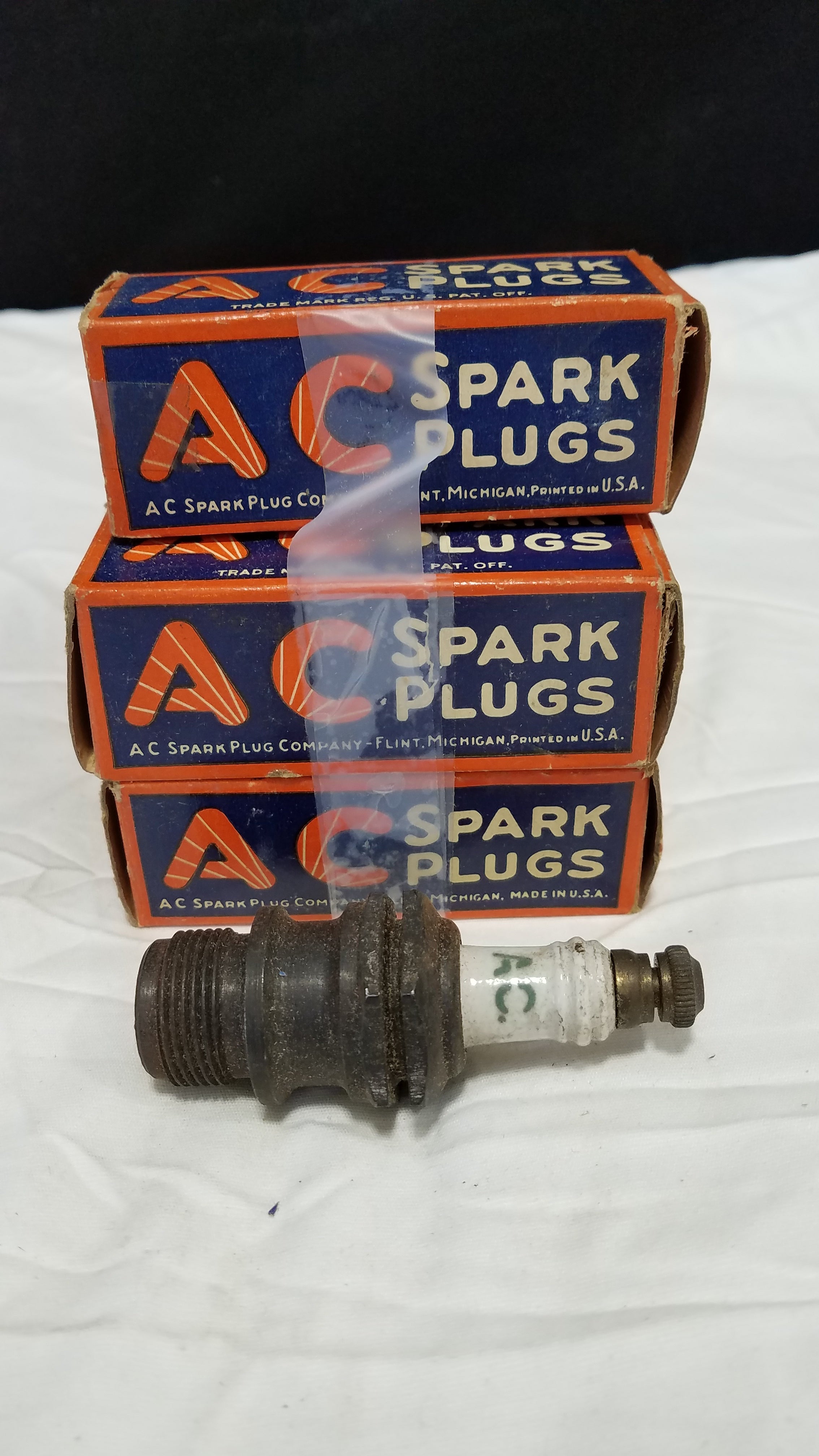 Rare Vintage 7 AC No. 1 Spark Plugs in Original Boxes