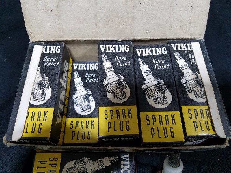 Viking Duro Point 18H Spark Plugs in Original Boxes (Lot of 10)