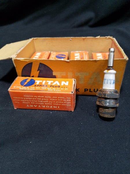 Titan No 2 Spark Plugs in Original Boxes (Lot of 5)18mm Thread