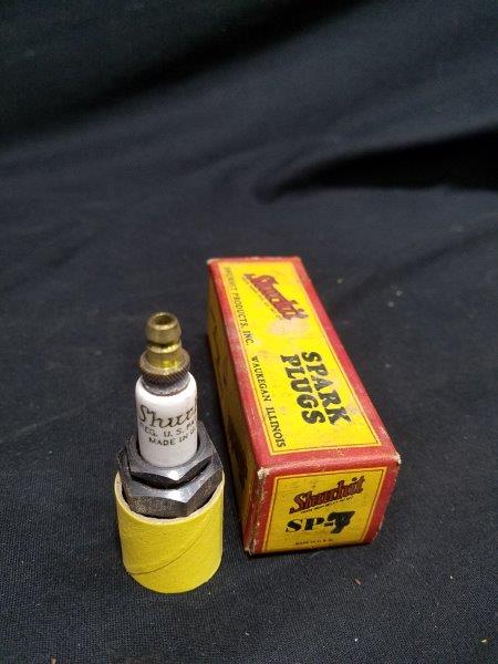 Vintage Shurhit SP-7 Spark Plug (Lot of 1)