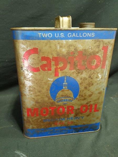 Capitol 2 Gallon Motor Oil Can