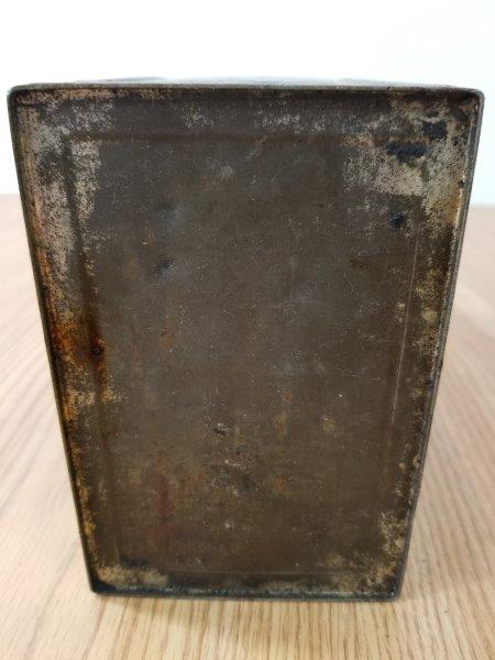 Atlas Oil Co. Peerless Cylinder 1 Gallon Square Motor Oil Can